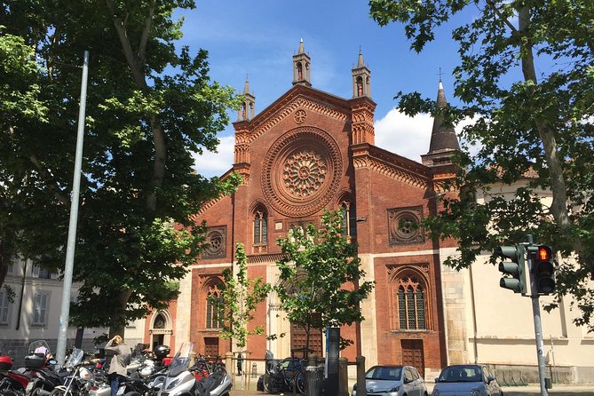 Brera district & Pinacoteca 2-hours guided experience with entrance tickets included - Flexibility and Cancellation Policies