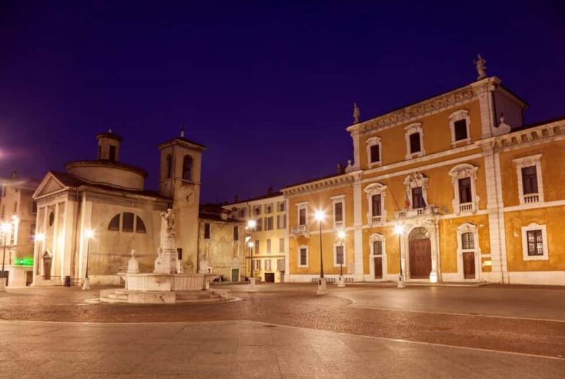 Brescia Noir: un Tour nella Storia Inquietante della Città - Discover Brescia’s Dark History at the Palazzo del Broletto