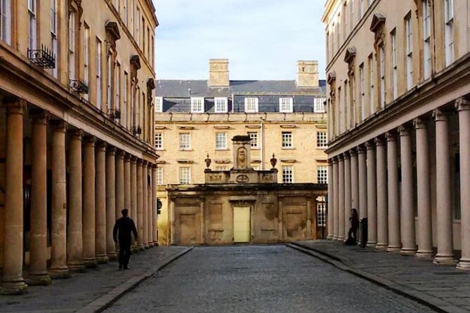 Bridgerton Tour and Bath City Highlights with Music - Starting Point at York Street in Bath