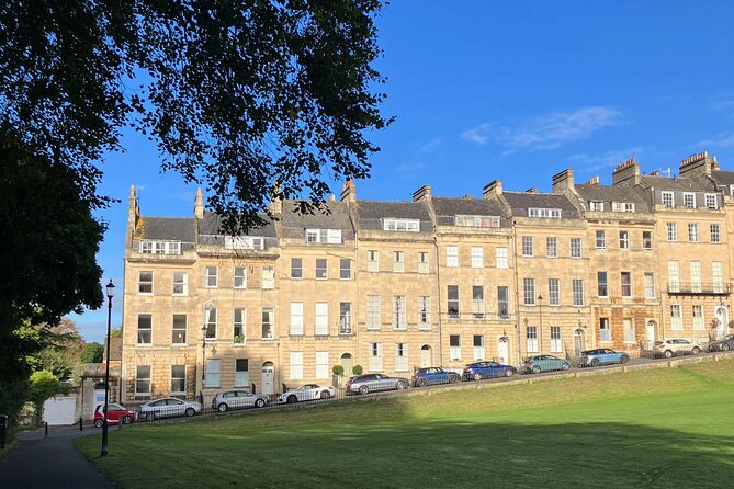 Bridgertons Filming Locations in Bath Audio Guide - Marvel at the Royal Crescent and Its Grand Architecture
