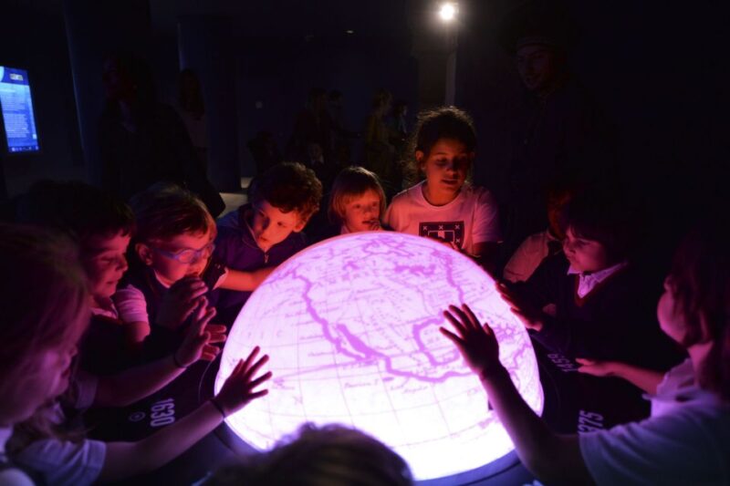 Bridges Cruise with World of Discoveries or Sunset Option - Comfort and Accessibility on Board