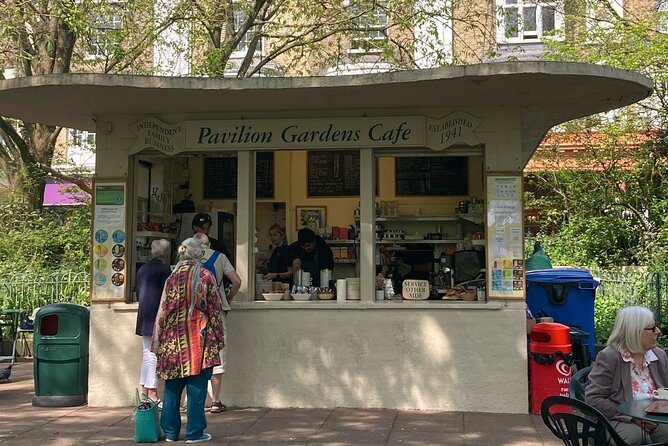 Brighton Scavenger Hunt and Sights Self Guided Tour - Key Points