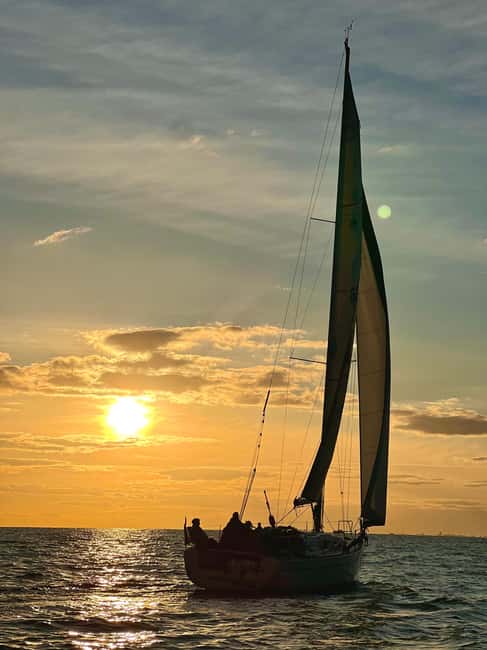 Brighton: Sunset Sailing Cruise with a Glass of Wine - Brighten Your Evening with a Sunset Sailing Cruise in Brighton