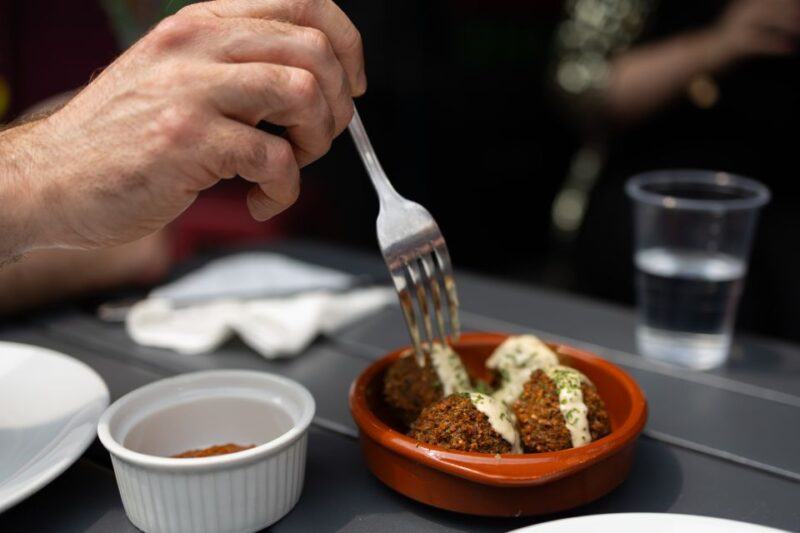 Brighton: Walking Food Tour (Vegan and Vegetarian options) - Exploring Brighton’s Quirky Streets and Independent Stores