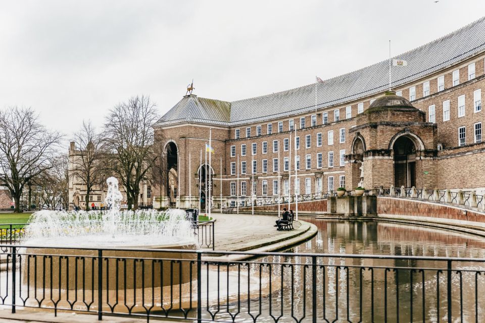 Bristol: Blackbeard to Banksy Guided Walking Tour - War Memorial and Post-WWII Damage at The Cenotaph