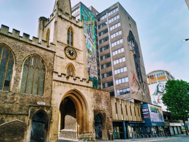 Bristol: Self-Guided Sightseeing Audio Tour - Visiting Bristol’s Oldest Pub and Iconic Street Art