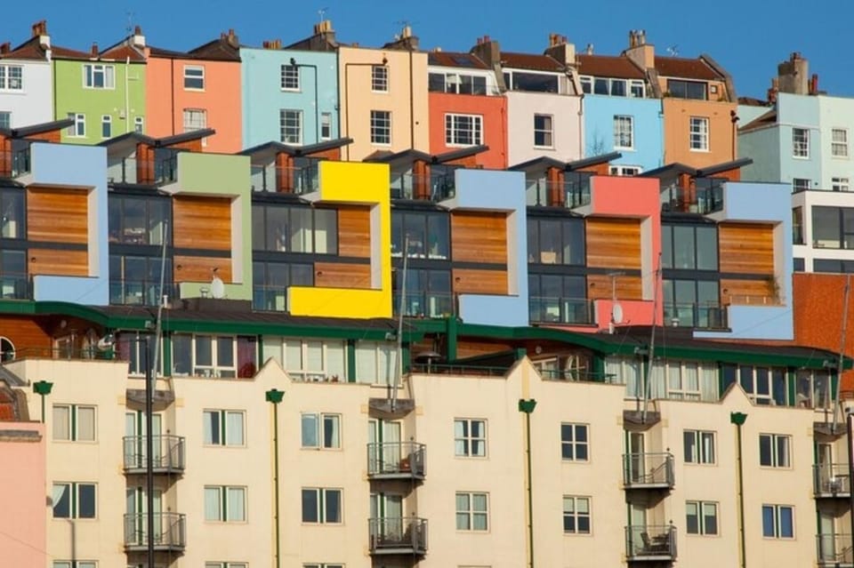 Bristol : Sightseeing Custom Tour with a Local Guide - Practical Details: Logistics and Accessibility