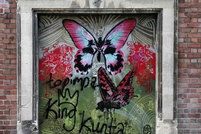 Bristol Street Art: Banksy Exploration Game and Tour - The Artworks and Stories Behind the Murals