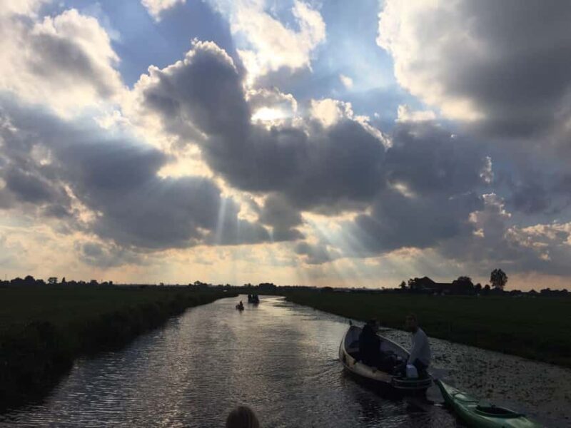 Broek in Waterland: Kayak Rental Close to Amsterdam - Included Amenities for a Comfortable Kayaking Trip