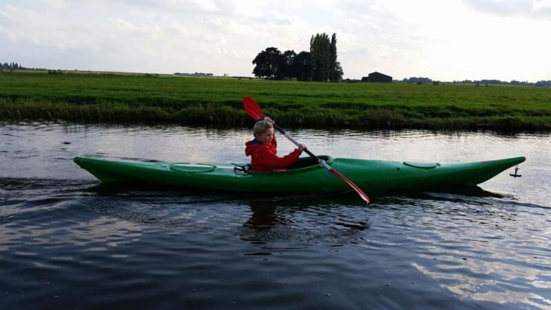 Broek in Waterland: Kayak Rental Close to Amsterdam - Who Will Enjoy This Adventure?