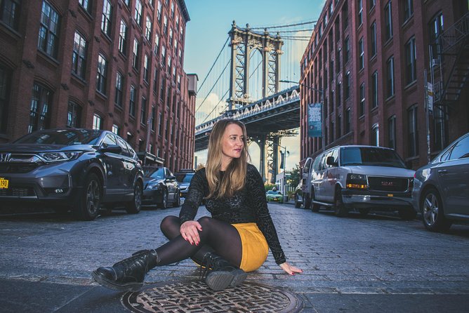 Brooklyn Bridge photo session - Walk Across the Brooklyn Bridge with Panoramic City Views