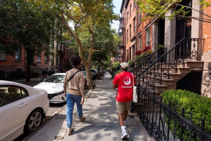 Brooklyn Food Tour of Mom-and-Pop Culinary Gems - Visiting a Community-Driven Brooklyn Bar