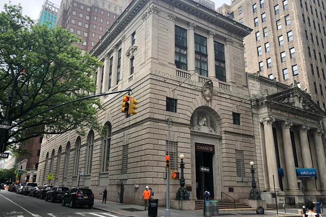 Brooklyn Heights: A Self-Guided Tour from the Promenade to Truman Capote's house - Stopping Outside 70 Willow Street