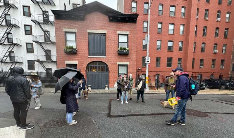 Brooklyn Heights: New York City's First Suburb - Practical Details: Meeting Point, Group Size, and Accessibility