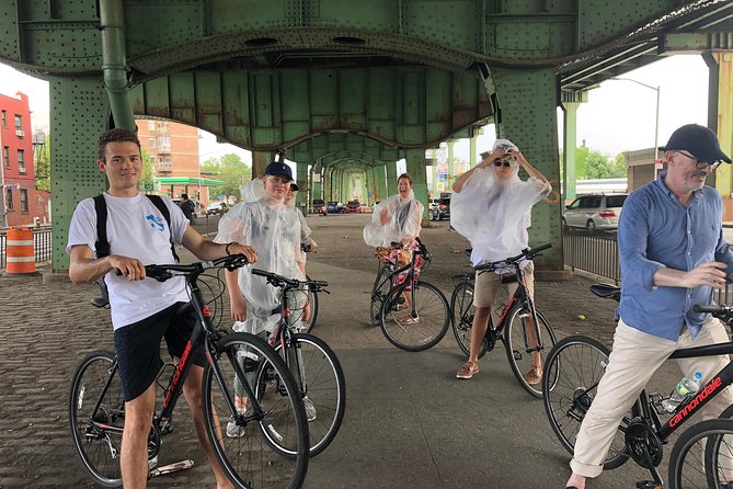 Brooklyn Neighborhoods Small-Group Bike Tour - The Tour Guides: Knowledgeable and Friendly