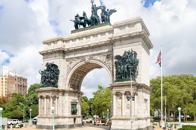 Brooklyn Sightseeing Tour with Private Driver-Guide - Capturing Manhattan Skylines from Brooklyn