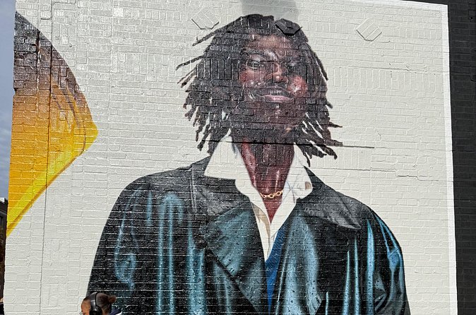 Brooklyn Trendiest Neighborhood Walking Tour - Greenpoint Murals and Industrial Past