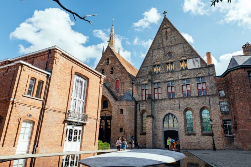 Bruges: 2-Hour Private Kick-Start Tour with a Local - Physical considerations and accessibility