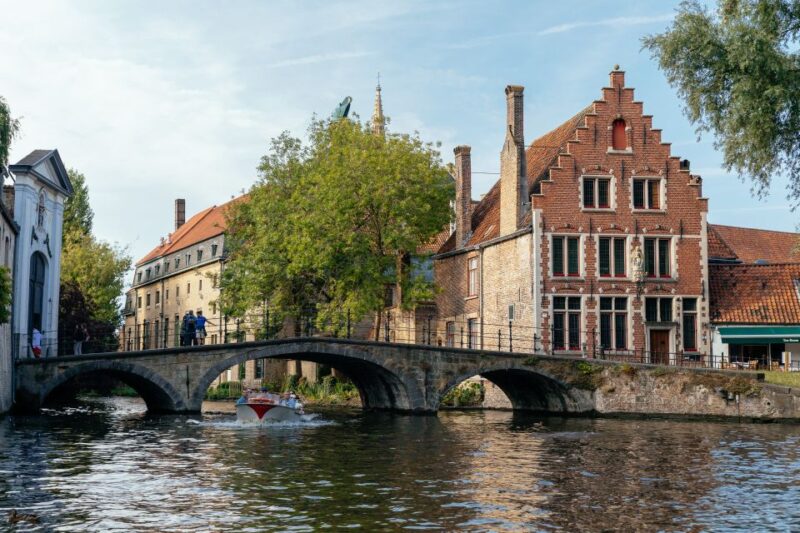 Bruges: 2-Hour Private Kick-Start Tour with a Local - How the tour compares to other options