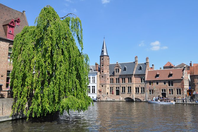Bruges by bike with friends and family! - Mill and Historic Buildings on the Ramparts
