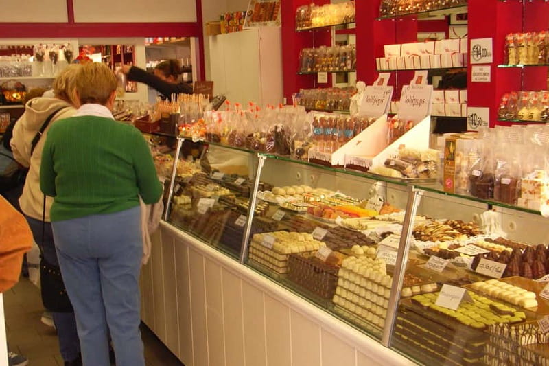 Bruges: Christmas Market Private Walking Tour - Booking, Cancellation, and Payment Options