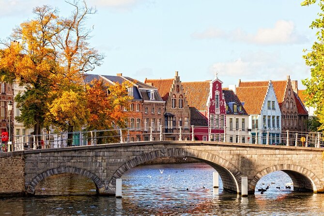 Bruges: City Walk with Audio Guide in 7 Languages on your Phone - Key Points