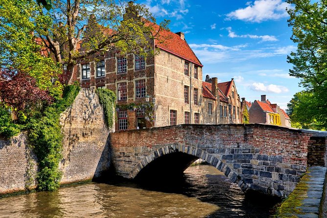 Bruges Day Trip from Amsterdam - Group Size, Guide Quality, and Comfort