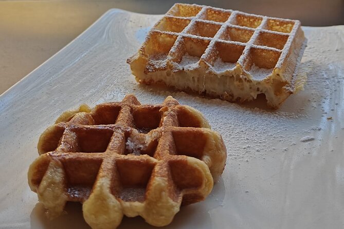 Bruges Food Tour with Full Meal & Drinks by Do Eat Better - Final Stop at De Burg: Belgian Waffles and Sweet Closure