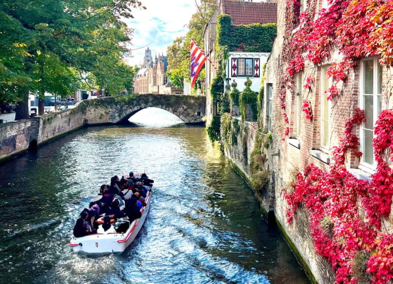 Bruges History Taxi - drive & walk tour (Choose pick up) - Who Will Appreciate This Bruges Tour the Most?