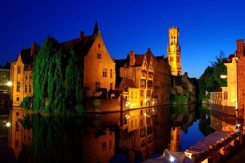 Bruges: Private Walking Tour with Canal Cruise - Practical Details: Group Size, Languages, and Booking Flexibility