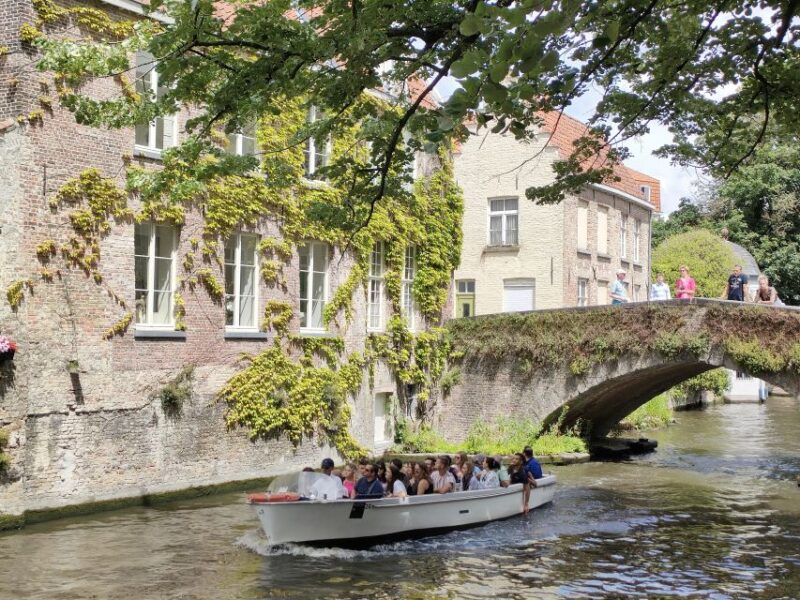 Bruges: Small Group Boat Cruise and Guided Walking Tour - Key Points
