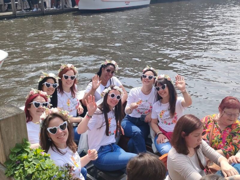 Bruges: Small Group Boat Cruise and Guided Walking Tour - Exploring Bruges’ Historic Core with a Local Guide