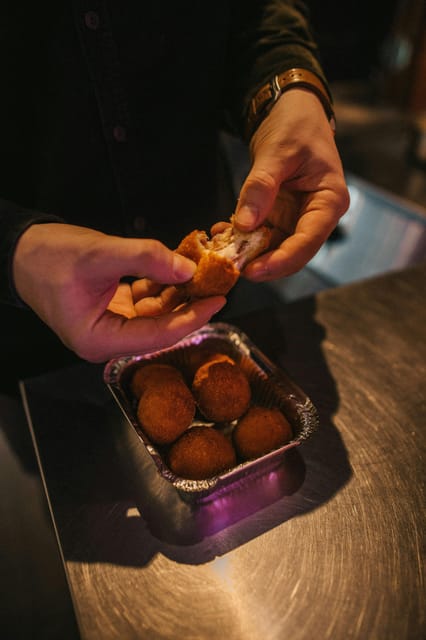 Bruges: Traditional Food Group Walking Tour - Indulging in Belgian Chocolate