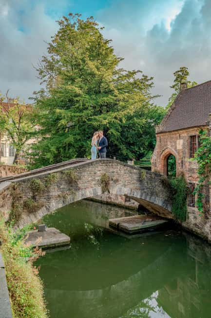 Bruges : Your private 1 hour photoshoot in the medieval city - Capture Bruges Charm with a Private Photoshoot