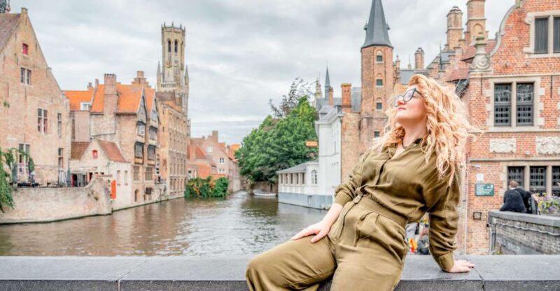 Bruges : Your private 30min. photoshoot in the medieval city - The Experience: Combining Sightseeing and Photography