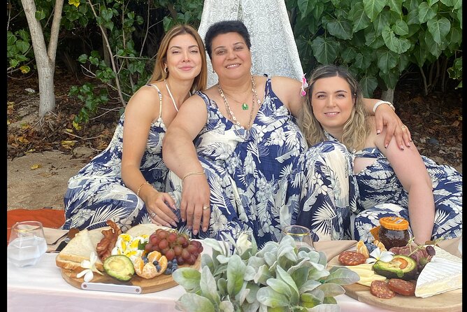 Brunch at Beautiful Beach with Photos - Enjoy a Private Maui Beach Brunch with Stunning Views and Delicious Food