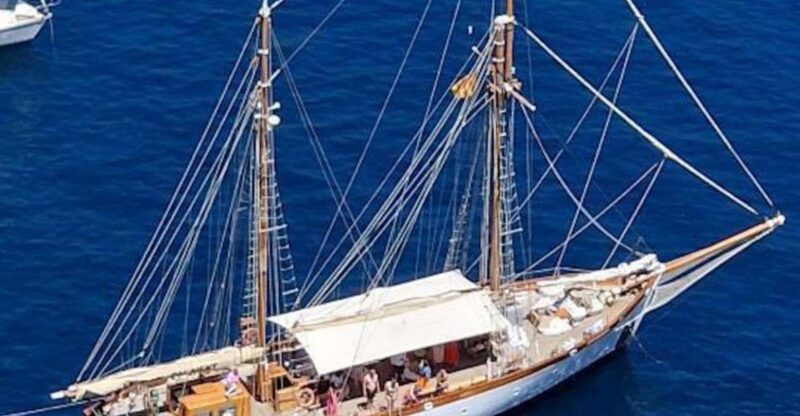 Brunch at sea in the Frioul Archipelago - Discover the Brunch at Sea Experience in the Frioul Archipelago