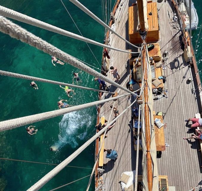 Brunch at sea in the Frioul Archipelago - Key Points