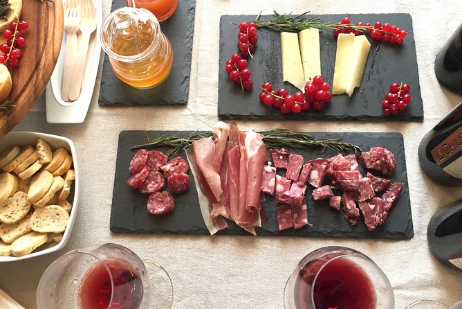 Brunello di Montalcino Wine Tasting with Tuscan appetizer in ancient residence - The Short-Aged "Rosso di Montalcino" Tasting