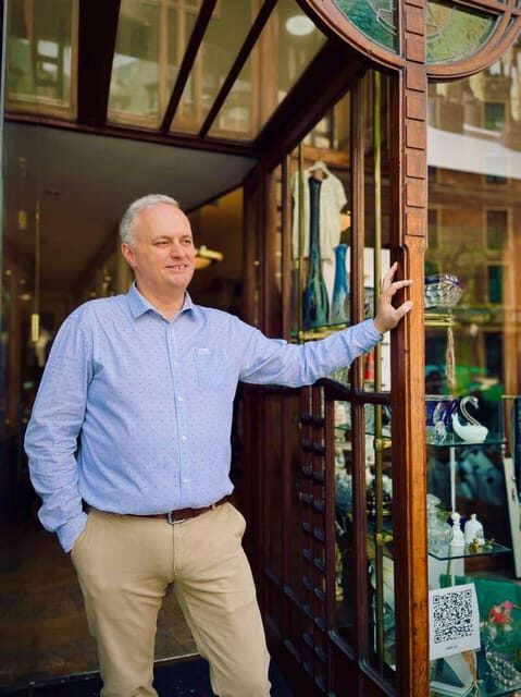 Brussels: 2 hours Private Walking Tour of the Comics Walls - Discover Brussels Colorful Comic Murals with a 2-Hour Private Walking Tour