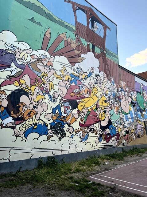 Brussels: 2 hours Private Walking Tour of the Comics Walls - What to Expect During the Tour