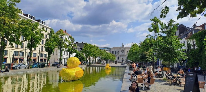 Brussels Beer, Chocolate and Waffle Tour - Trappist Beer Tastings in Historic Taverns