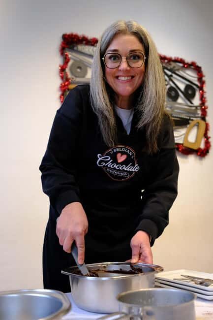 Brussels: Belgian Chocolate Truffles Workshop and Tasting - The Hot Chocolate Tasting: A Cozy Highlight