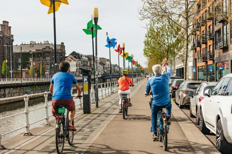 Brussels by Bike: City Highlights and Hidden Gems Tour - The Guide’s Knowledge and Approach