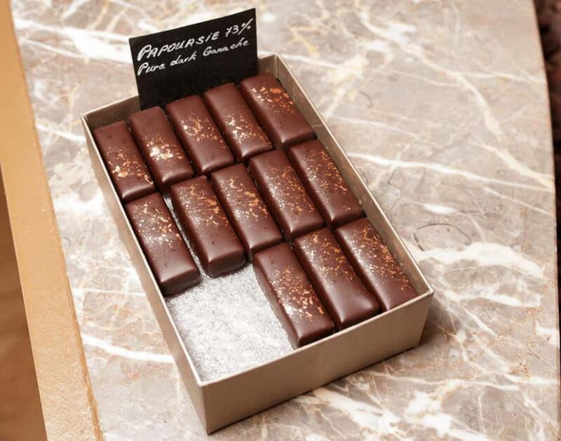 Brussels: Chocolate Appreciation and Tasting Walking Tour - Strolling Through the Royal Galleries of Saint Hubert and Grand Place