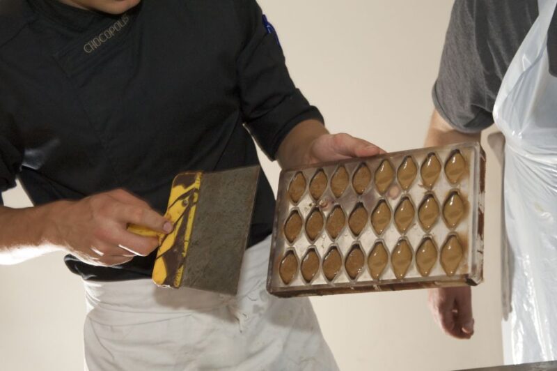 Brussels: Chocolate Workshop and Guided Walking Tour - Pacing, Group Size, and Accessibility