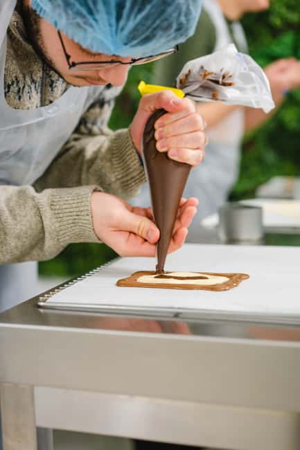 Brussels Chocolate Workshop - How the Workshop Begins: From Cacao Pods to Tasting