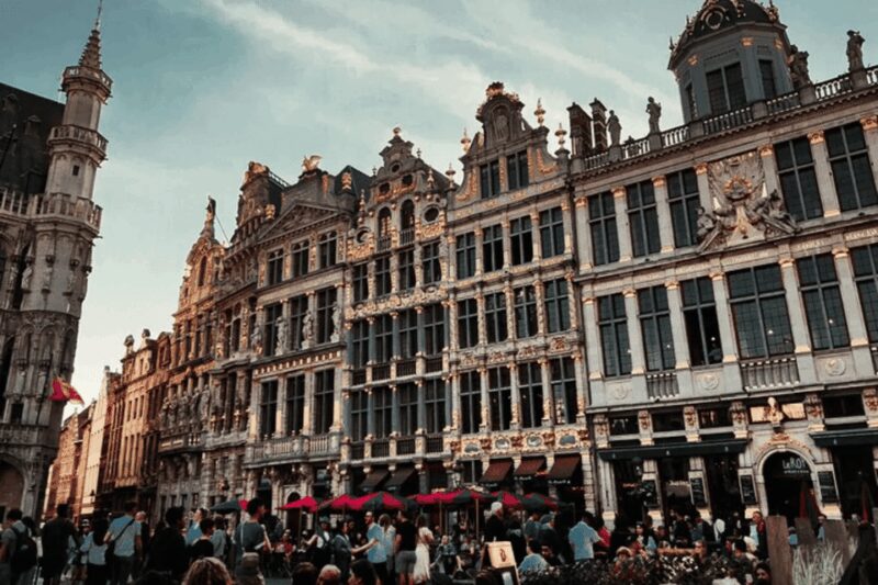 Brussels: Christmas Lights and Markets 3 Hour Walking Tour - Key Points