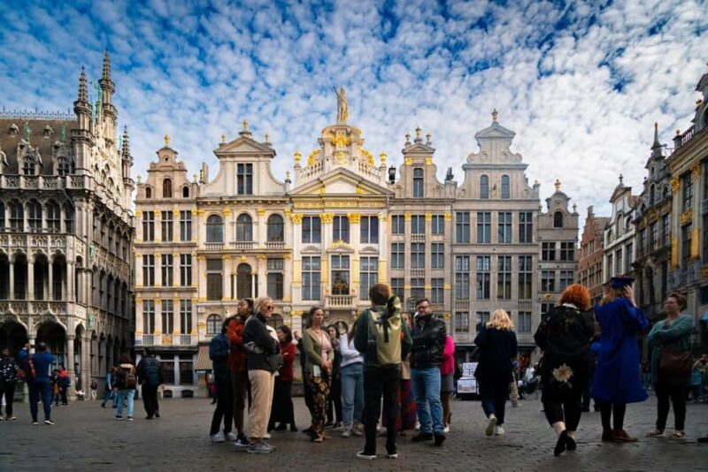 Brussels: city walking tour with a local Economic Historian - From the Coudenberg Palace to Mont des Arts
