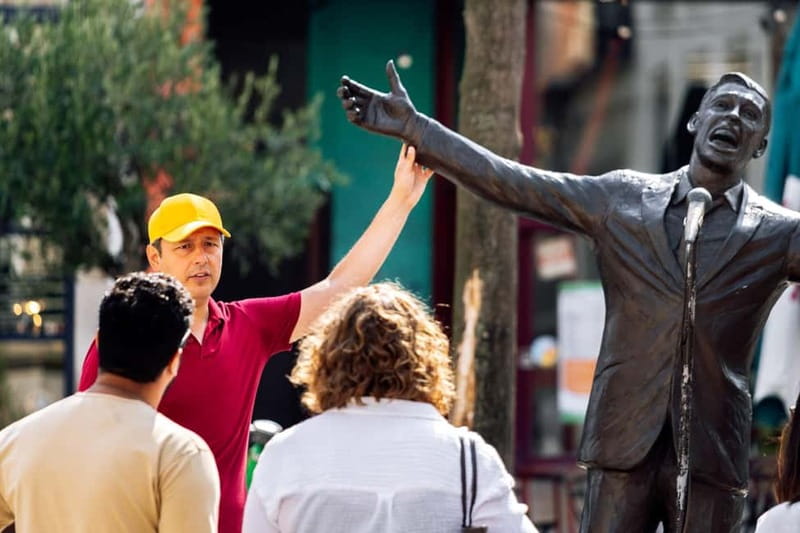 Brussels: Historical Tour with Chocolate & Waffle Tasting - Key Points